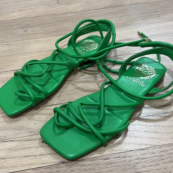 Vince Camuto sandals - Picture 2 of 2